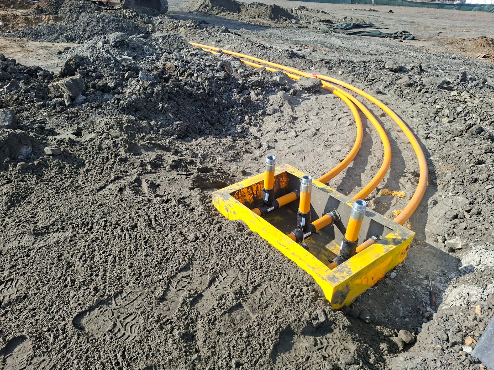 UPP product lines sweeping across forecourt to pump sump